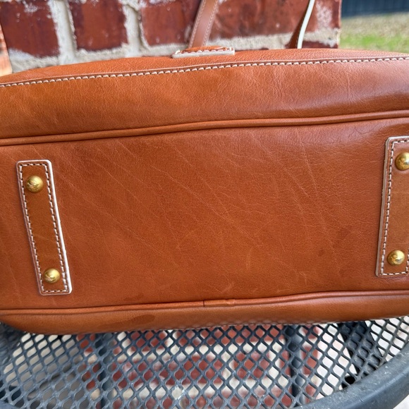 Gorgeous Vintage Dooney & Bourke Tan Florentine Leather Tote with Tassel - Picture 7 of 10